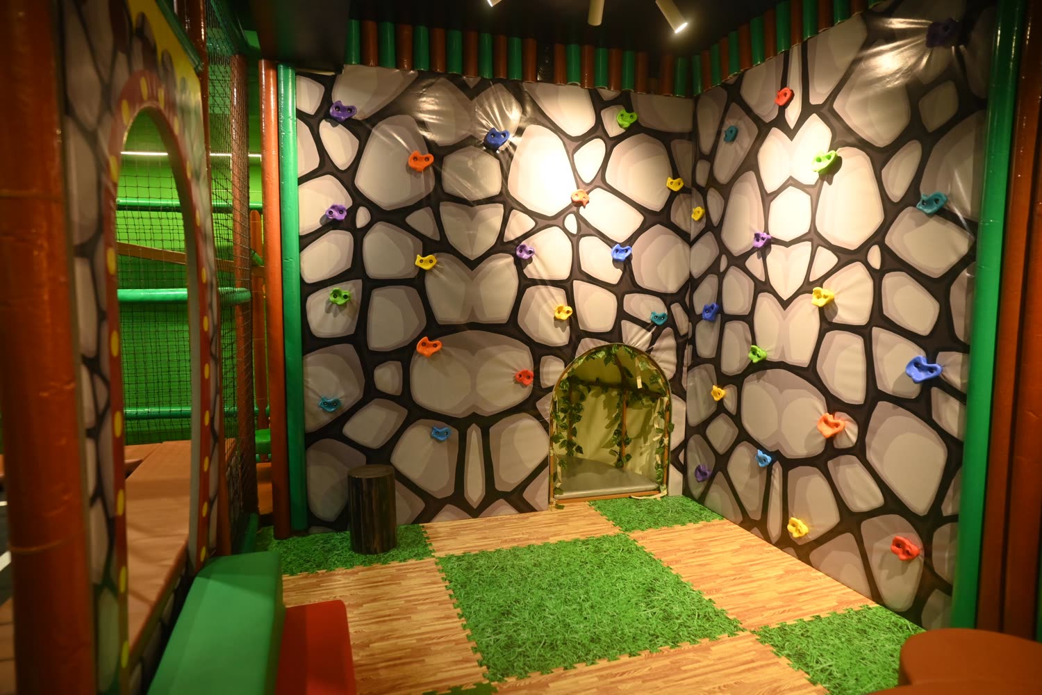 Kids playing at Wild Wonders indoor play area Mulund